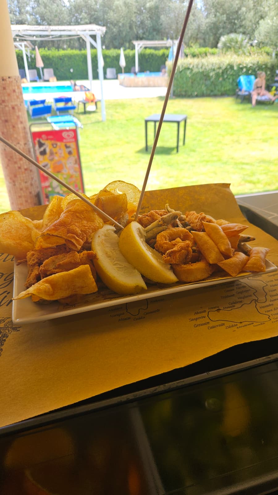 Fritto di pesce con limone